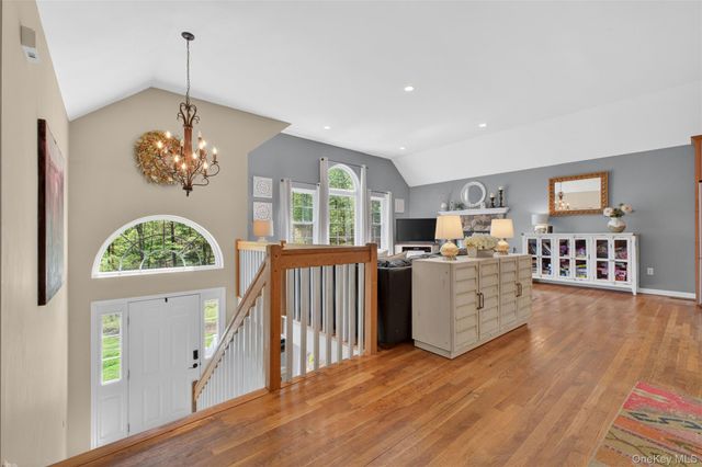 22 Hazel Hill Road, Mahopac, NY 10541