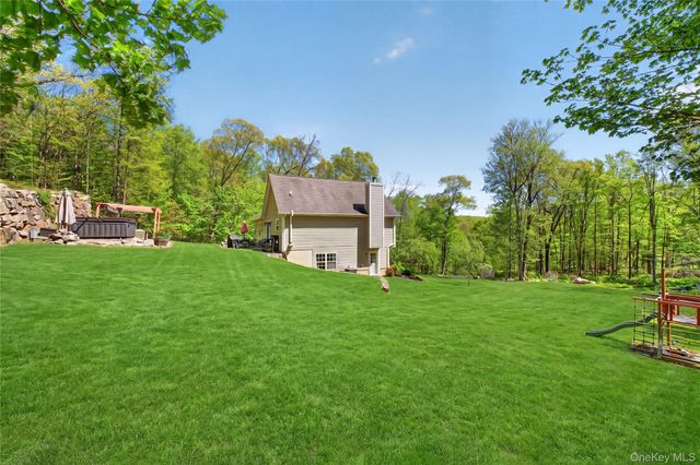 22 Hazel Hill Road, Mahopac, NY 10541