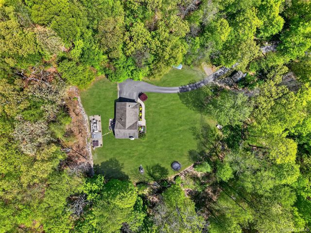 22 Hazel Hill Road, Mahopac, NY 10541