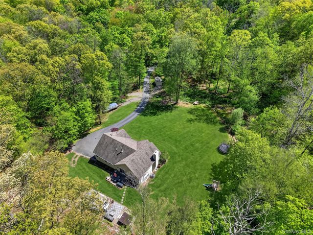 22 Hazel Hill Road, Mahopac, NY 10541
