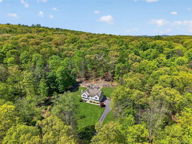22 Hazel Hill Road, Mahopac, NY 10541