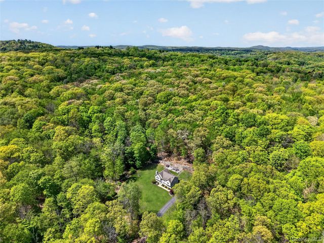 22 Hazel Hill Road, Mahopac, NY 10541