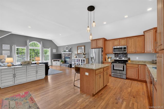 22 Hazel Hill Road, Mahopac, NY 10541