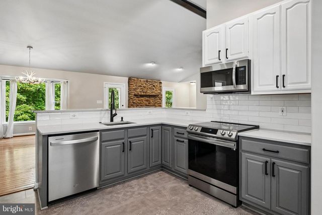 5414 GERMANTOWN RD, Midland, VA 22728