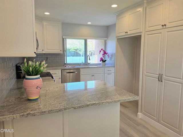 33109 Village 33, Camarillo, CA 93012