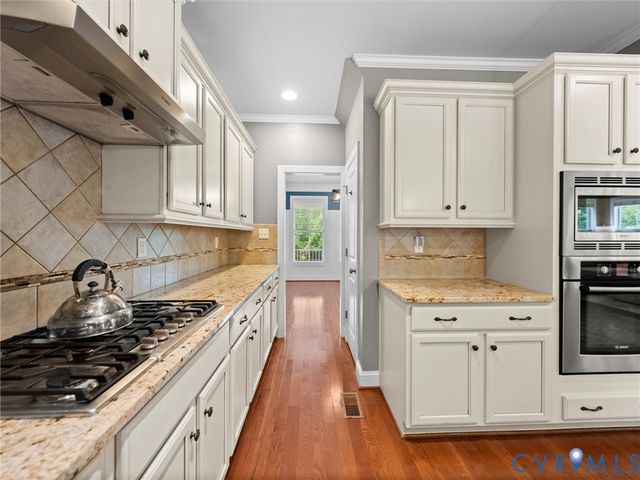 2736 Royal Crest Dr, Chesterfield, VA 23113