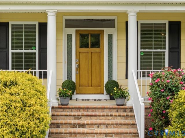 2736 Royal Crest Dr, Chesterfield, VA 23113