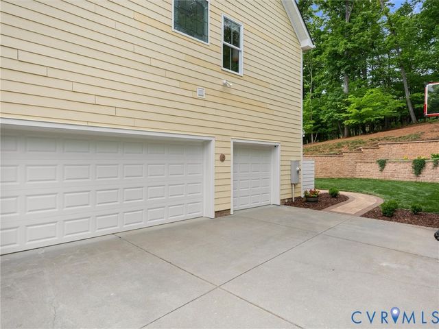 2736 Royal Crest Dr, Chesterfield, VA 23113
