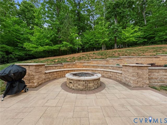 2736 Royal Crest Dr, Chesterfield, VA 23113