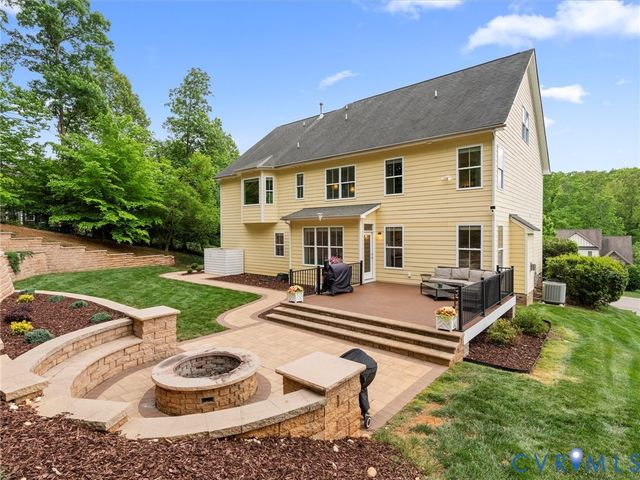 2736 Royal Crest Dr, Chesterfield, VA 23113