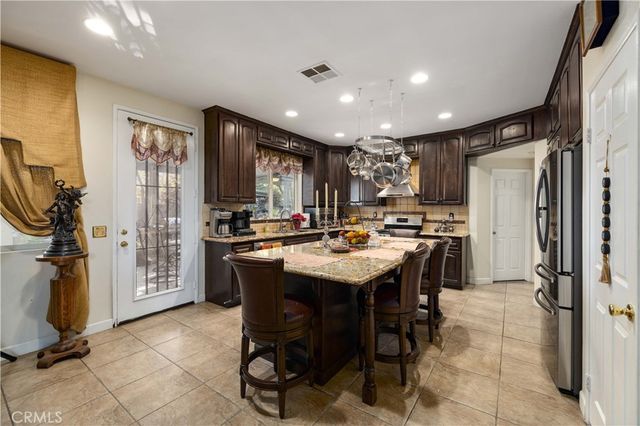 3734 Las Palmas, Palmdale, CA 93550
