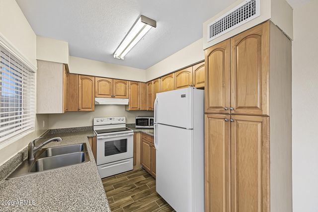3330 S PARKSIDE Drive, Tempe, AZ 85282