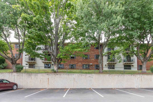 3 Fairfax Ave Unit 143, Derry, NH 03038