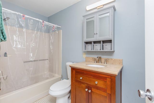 3 Fairfax Ave Unit 143, Derry, NH 03038