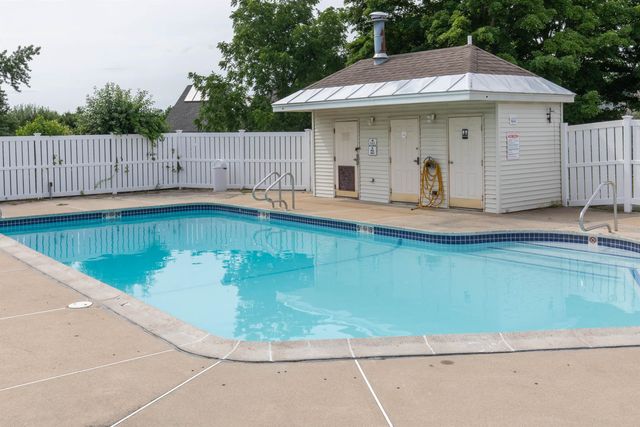 3 Fairfax Ave Unit 143, Derry, NH 03038