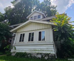 27 W Orchard Place, Muncie, IN 47305
