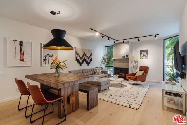 1230 N Sweetzer Avenue 204, West Hollywood, CA 90069