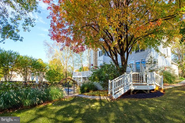 10409 DUNN MEADOW RD, Vienna, VA 22182