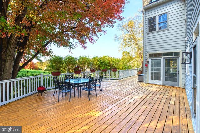 10409 DUNN MEADOW RD, Vienna, VA 22182