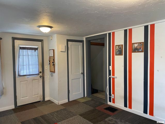 3822 4TH Avenue B, East Moline, IL 61244