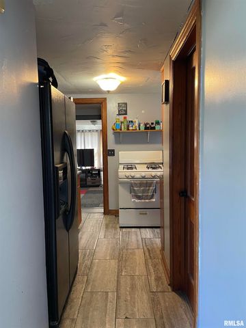 3822 4TH Avenue B, East Moline, IL 61244