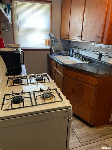 3822 4TH Avenue B, East Moline, IL 61244