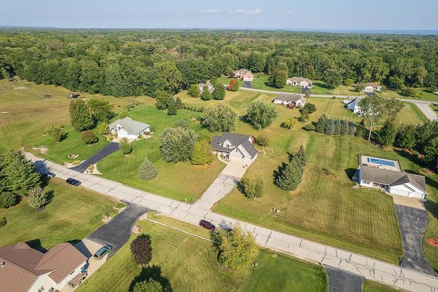 3658 SHILOH ROAD, Suamico, WI 54173