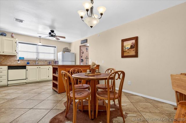 9403 E 159th Street North, Collinsville, OK 74021