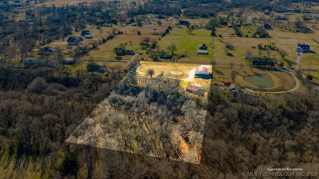 9403 E 159th Street North, Collinsville, OK 74021