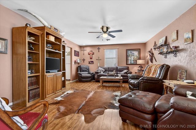 9403 E 159th Street North, Collinsville, OK 74021