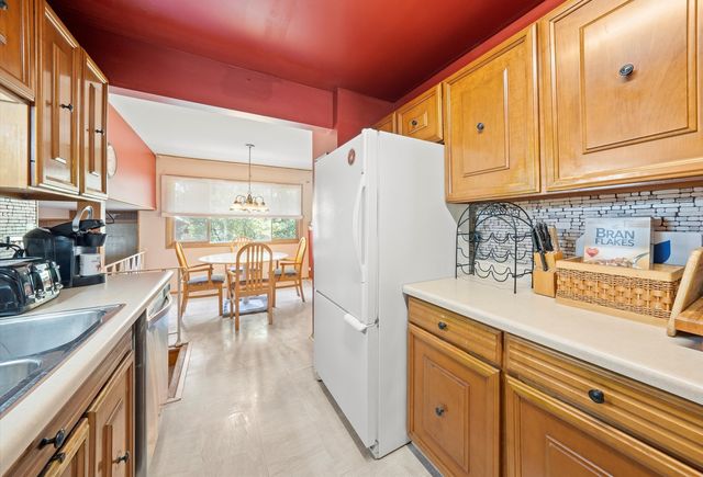 1022 W Ohio Street, Glenwood, IL 60425