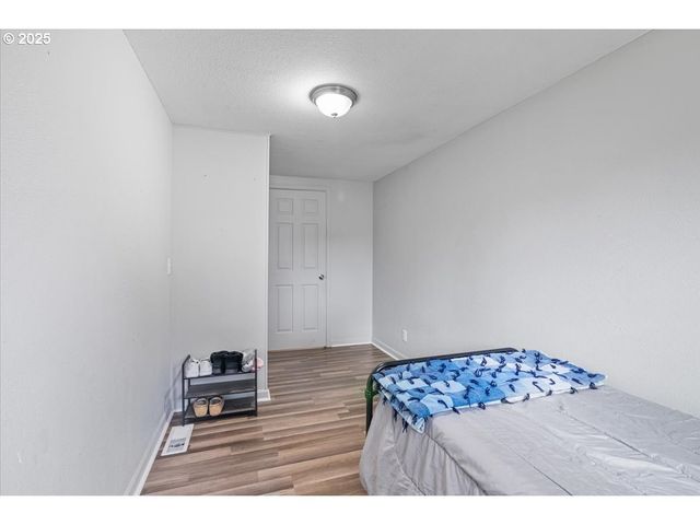 4020 GARY St Ne, Keizer, OR 97303