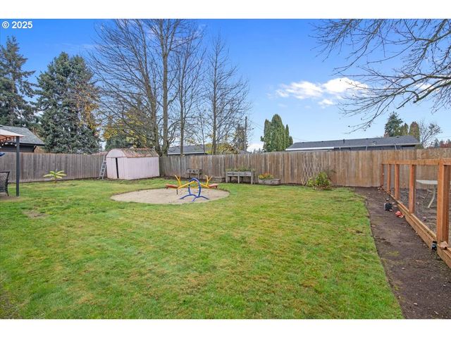 4020 GARY St Ne, Keizer, OR 97303