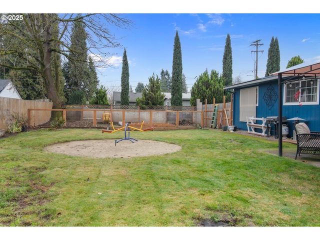 4020 GARY St Ne, Keizer, OR 97303