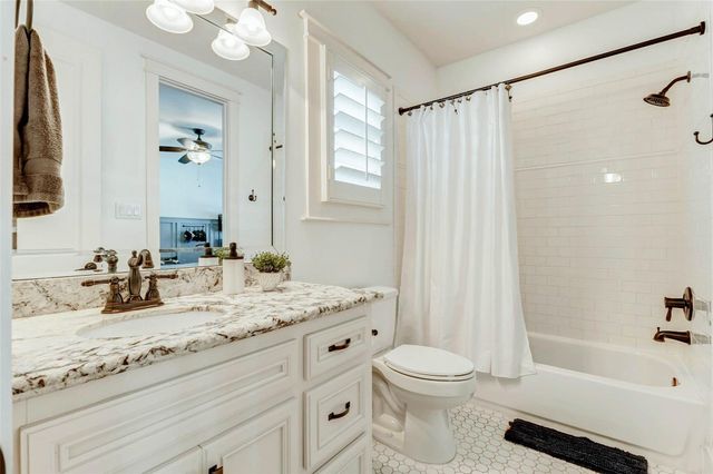 405 W 27th Street A, Houston, TX 77008