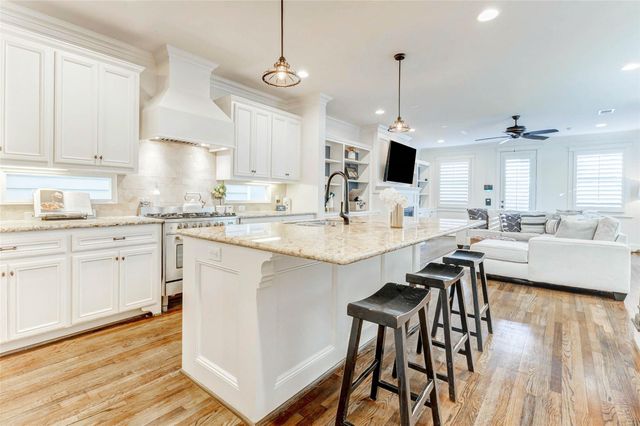 405 W 27th Street A, Houston, TX 77008