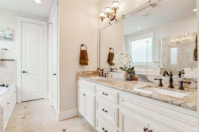 405 W 27th Street A, Houston, TX 77008