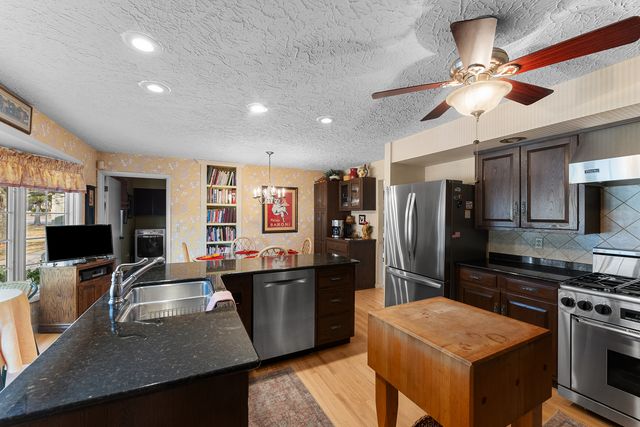 6026 95th Avenue, Taylor Ridge, IL 61284