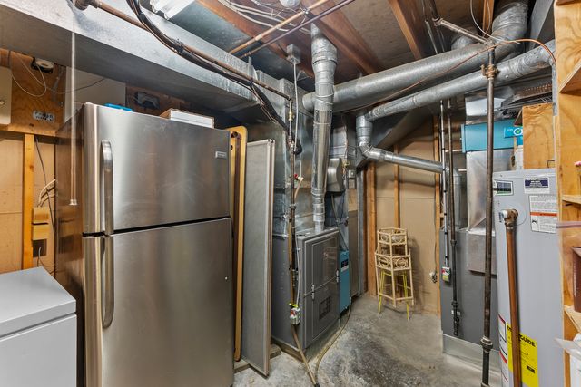 6026 95th Avenue, Taylor Ridge, IL 61284