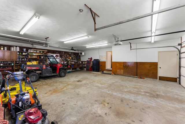 6026 95th Avenue, Taylor Ridge, IL 61284