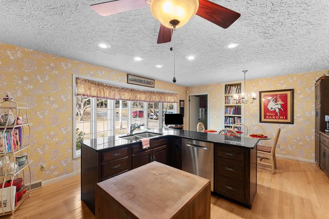 6026 95th Avenue, Taylor Ridge, IL 61284