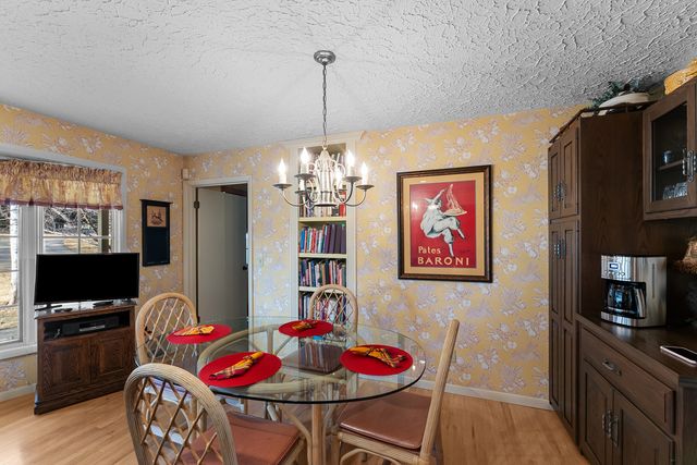 6026 95th Avenue, Taylor Ridge, IL 61284