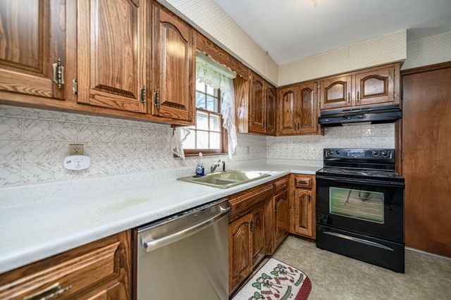 1208 LONDON DR, Columbia, MO 65203