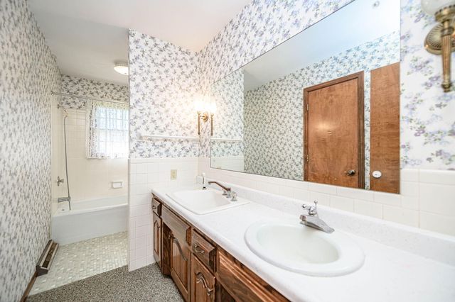 1208 LONDON DR, Columbia, MO 65203