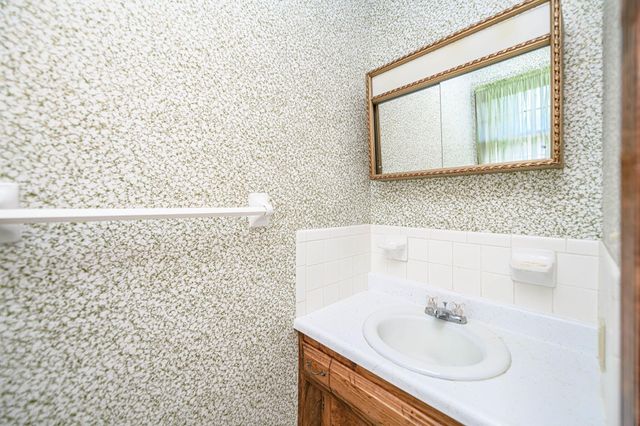 1208 LONDON DR, Columbia, MO 65203