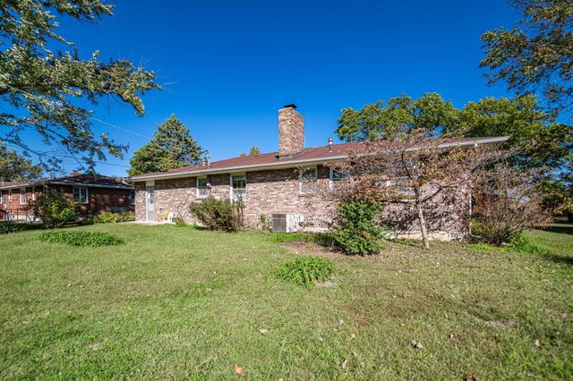 1208 LONDON DR, Columbia, MO 65203