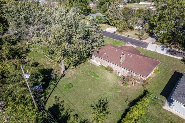 1208 LONDON DR, Columbia, MO 65203