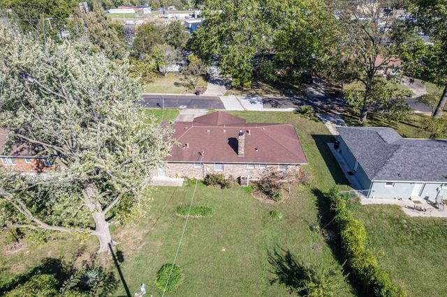 1208 LONDON DR, Columbia, MO 65203