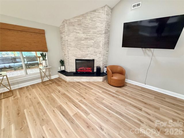 6836 Pin Oak Court, Charlotte, NC 28226