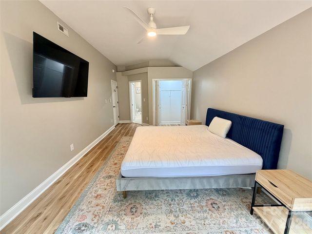 6836 Pin Oak Court, Charlotte, NC 28226